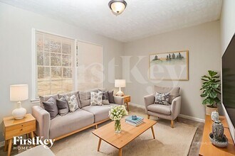 2030 Chestnut Hill Cir in Decatur, GA - Building Photo - Building Photo