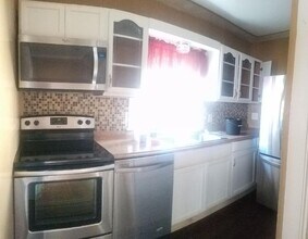 917 Kimball Ave in Waterloo, IA - Building Photo - Building Photo