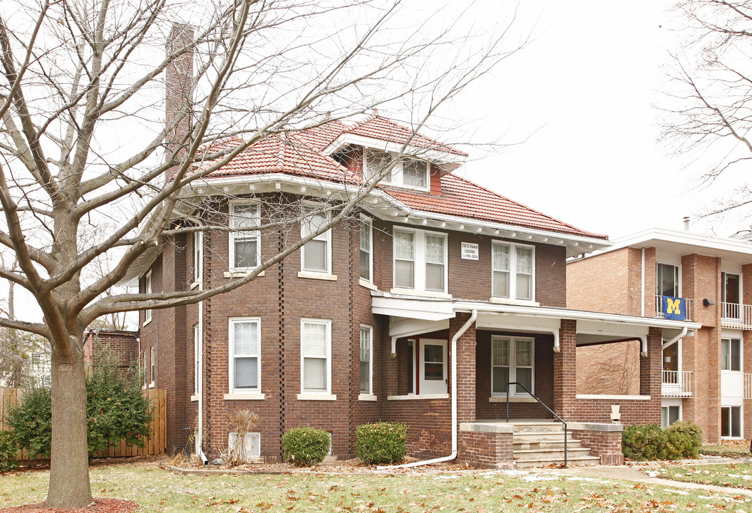 732 S Forest Ave in Ann Arbor, MI - Foto de edificio