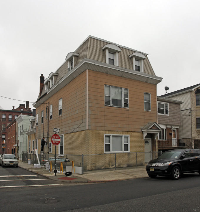 78 Sherman Pl in Jersey City, NJ - Building Photo