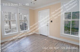 111 S Olive St, Unit #B in San Antonio, TX - Building Photo - Building Photo