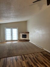 208 Lox Ct, Unit 208 in Combined Locks, WI - Building Photo - Building Photo