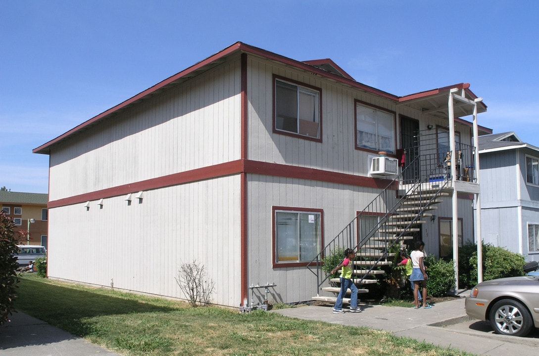 15 Coral Gables in Sacramento, CA - Building Photo