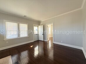 1112 S Xanthus Pl in Tulsa, OK - Building Photo - Building Photo