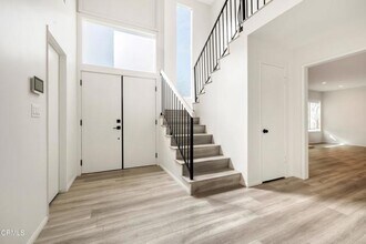 2915 Hopeton Rd in Montrose, CA - Building Photo - Building Photo