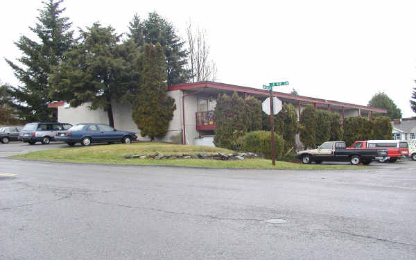 Garden House in Burien, WA - Building Photo