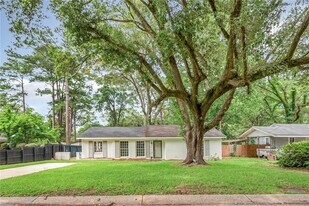 5416 Hilltop Dr N in Mobile, AL - Building Photo