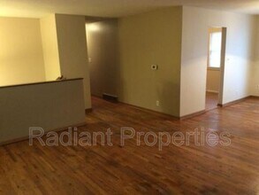 3111 E 38th St in Des Moines, IA - Building Photo - Building Photo