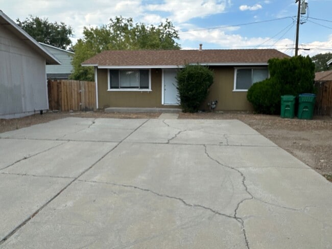1215 Virbel Ln in Reno, NV - Building Photo - Building Photo