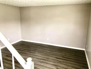 5700 Crossing Ct, Unit 4 in Columbus, OH - Building Photo - Building Photo