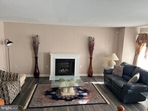 199 Rumbling Rock Rd in Hedgesville, WV - Building Photo - Building Photo