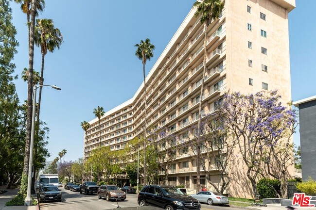 property at 100 S Doheny Dr