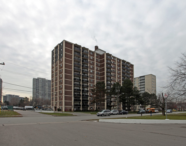 La Corona in Toronto, ON - Building Photo - Primary Photo