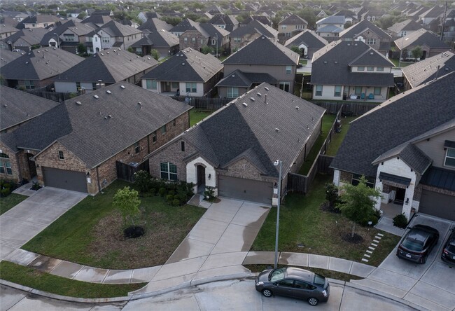 5410 Wildbrush Dr in Richmond, TX - Building Photo - Building Photo