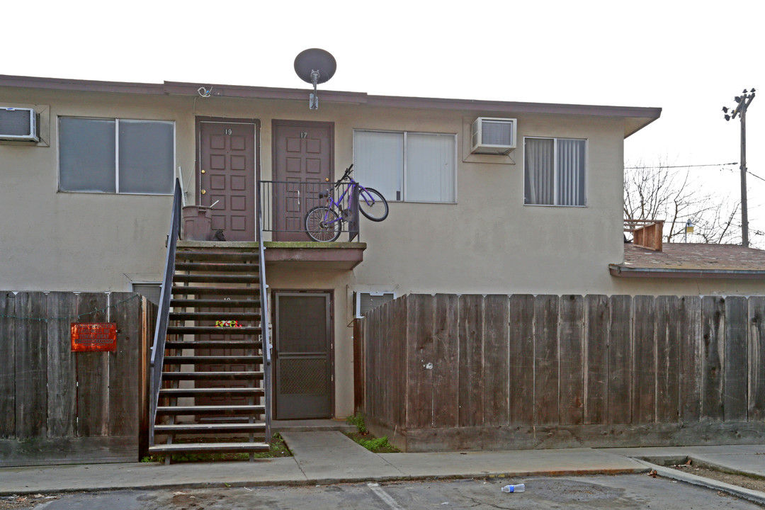 Tropic Apartments in Lemoore, CA - Building Photo