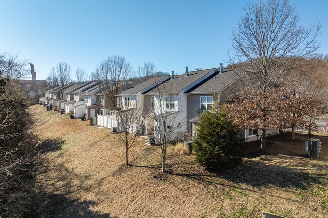 Shadow Glen in Nashville, TN - Building Photo - Building Photo