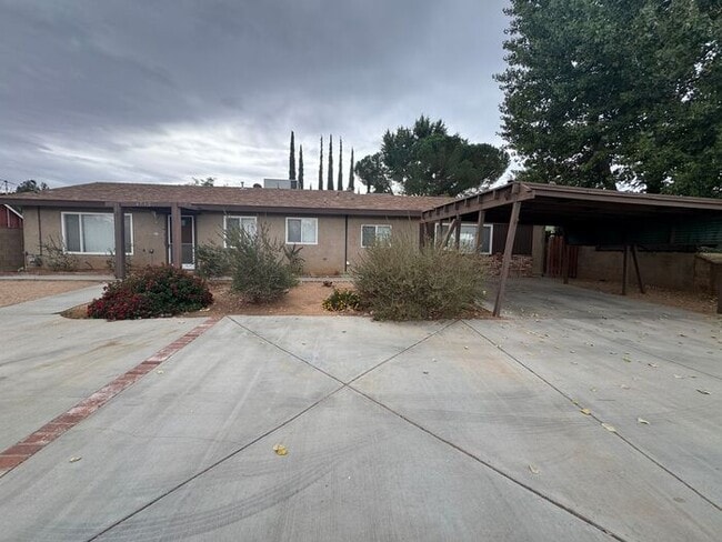 property at 4732 W Ave L