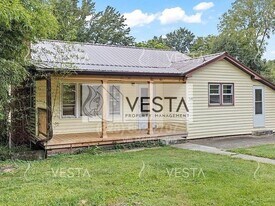 34 Huffman Rd in Asheville, NC - Building Photo