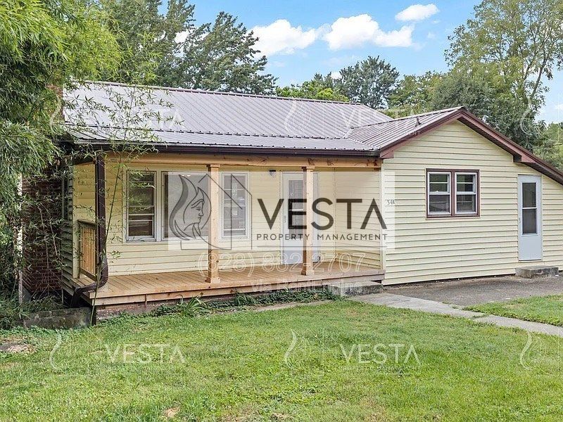 34 Huffman Rd in Asheville, NC - Building Photo