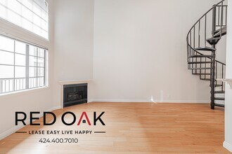 4651 Cahuenga Blvd in Los Angeles, CA - Foto de edificio - Building Photo