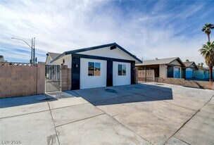 4401 Vía Torino in Las Vegas, NV - Building Photo