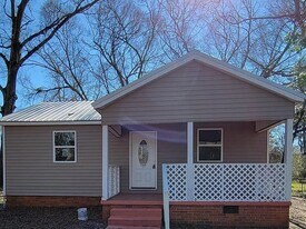 902 Lafayette St in Columbia, MS - Building Photo