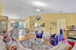 5897 Chanteclair Dr-Unit -323 in Naples, FL - Building Photo - Building Photo