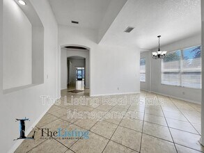 8814 Sandy Plains Dr in Riverview, FL - Building Photo - Building Photo