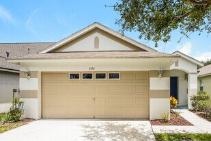 7554 Oxford Garden Cir in Apollo Beach, FL - Building Photo