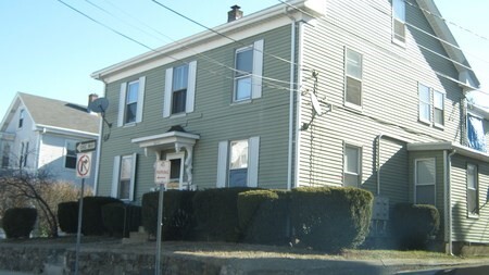 18 Hall St in Waltham, MA - Building Photo