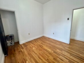 2823 W Girard Ave, Unit 2R in Philadelphia, PA - Foto de edificio - Building Photo