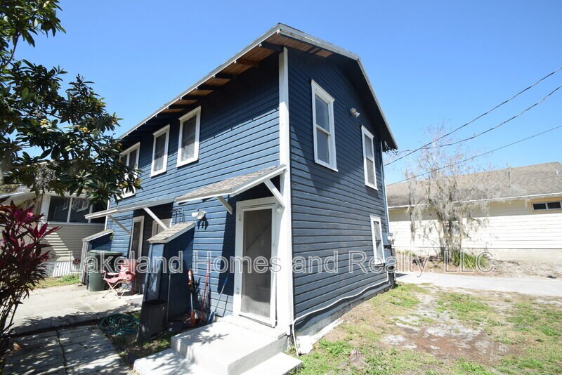 906 Vistabula St in Lakeland, FL - Building Photo