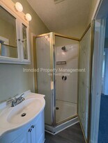 242 Washington St in New Britain, CT - Building Photo