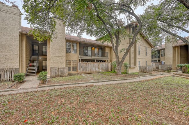 1202 Thorpe Ln in San Marcos, TX - Building Photo - Building Photo