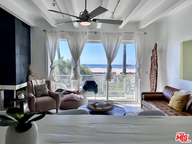 3215 Ocean Front Walk in Marina Del Rey, CA - Building Photo - Building Photo