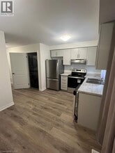 12 Radison Ln in Hamilton, ON - Building Photo - Building Photo