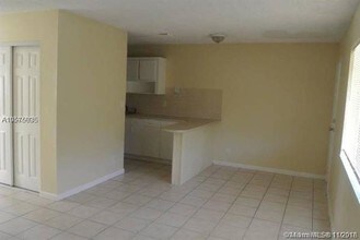 2150 Madison St-Unit -5 in Hollywood, FL - Building Photo - Building Photo