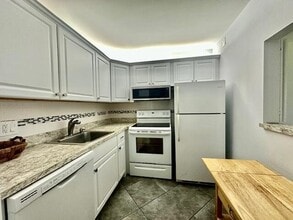 212 Suffolk F in Boca Raton, FL - Building Photo - Building Photo