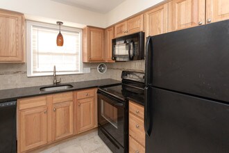 Madison Mall Apartments in Madison, NJ - Foto de edificio - Interior Photo