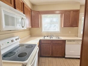 8920 Lewis St in Pensacola, FL - Building Photo - Building Photo