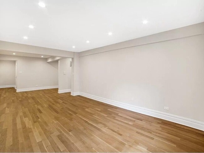 69 Bennett Ave in New York, NY - Building Photo - Building Photo