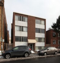 111 Runnymede Rd in Toronto, ON - Building Photo