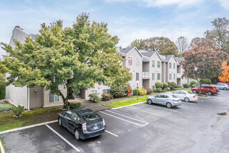 Hunnington House Apartments in Beaverton, OR - Building Photo - Primary Photo