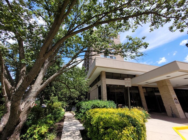 3709 S George Mason Dr, Unit 215E in Falls Church, VA - Building Photo - Building Photo