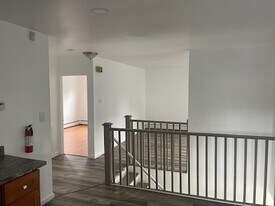 1721 Ferndale Ave, Unit 2 in Roslyn, PA - Building Photo