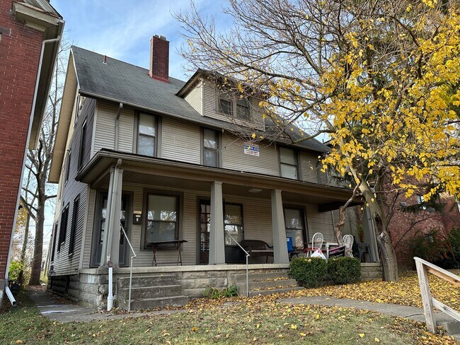 1885-1887-1887 N 4th St