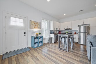 906 Allene Ave SW in Atlanta, GA - Building Photo - Building Photo