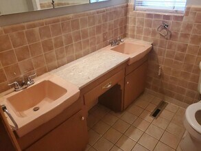 2208 NW 47th St in Oklahoma City, OK - Building Photo - Building Photo