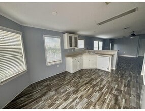 8321 SE Skylark Ave in Hobe Sound, FL - Building Photo - Building Photo