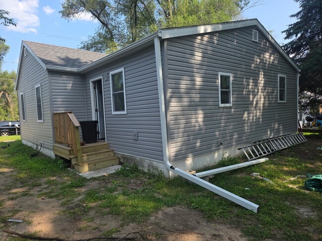 property at 222 S Hackett St